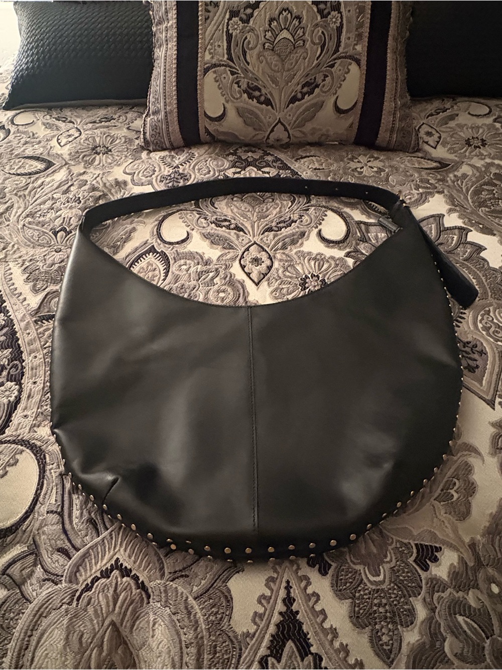 NWOT Madewell Curve Black Leather Studded Hobo Shoulder Bag with Gold Hardware - Picture 5 of 8